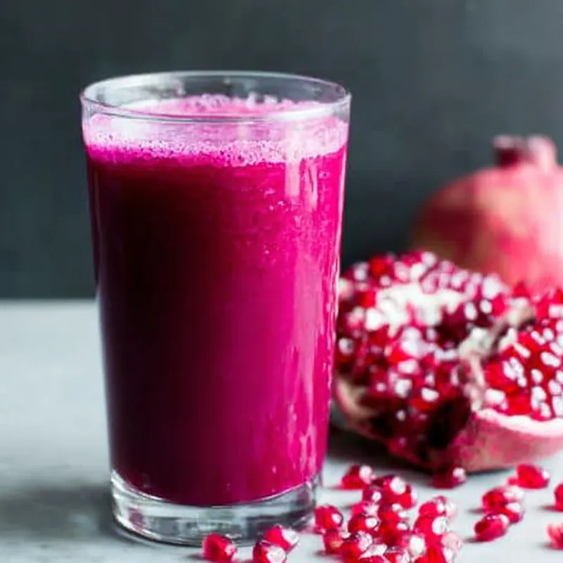 Juicing with Pomegranate Recipes That Taste Like a Fresh Start 4 Juicing with Pomegranate Recipes That Taste Like a Fresh Start